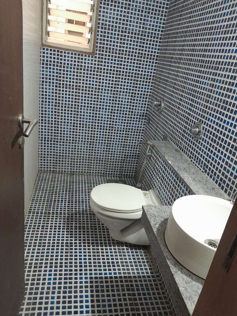 Bathroom, pride-purple-topaz-park 2 Bedroom 1250 Sq.Ft. Apartment In Wakad Pune 10015198