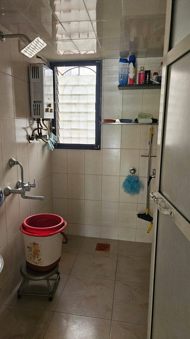Bathroom, satya-vandan-chs 3 Bedroom 1200 Sq.Ft. Apartment In Kailash Nagar Thane 10015277