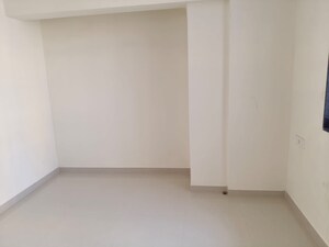 Room in 1 BHK Apartment at Puraniks Kanchanpushp Complex, Kavesar – for Rent