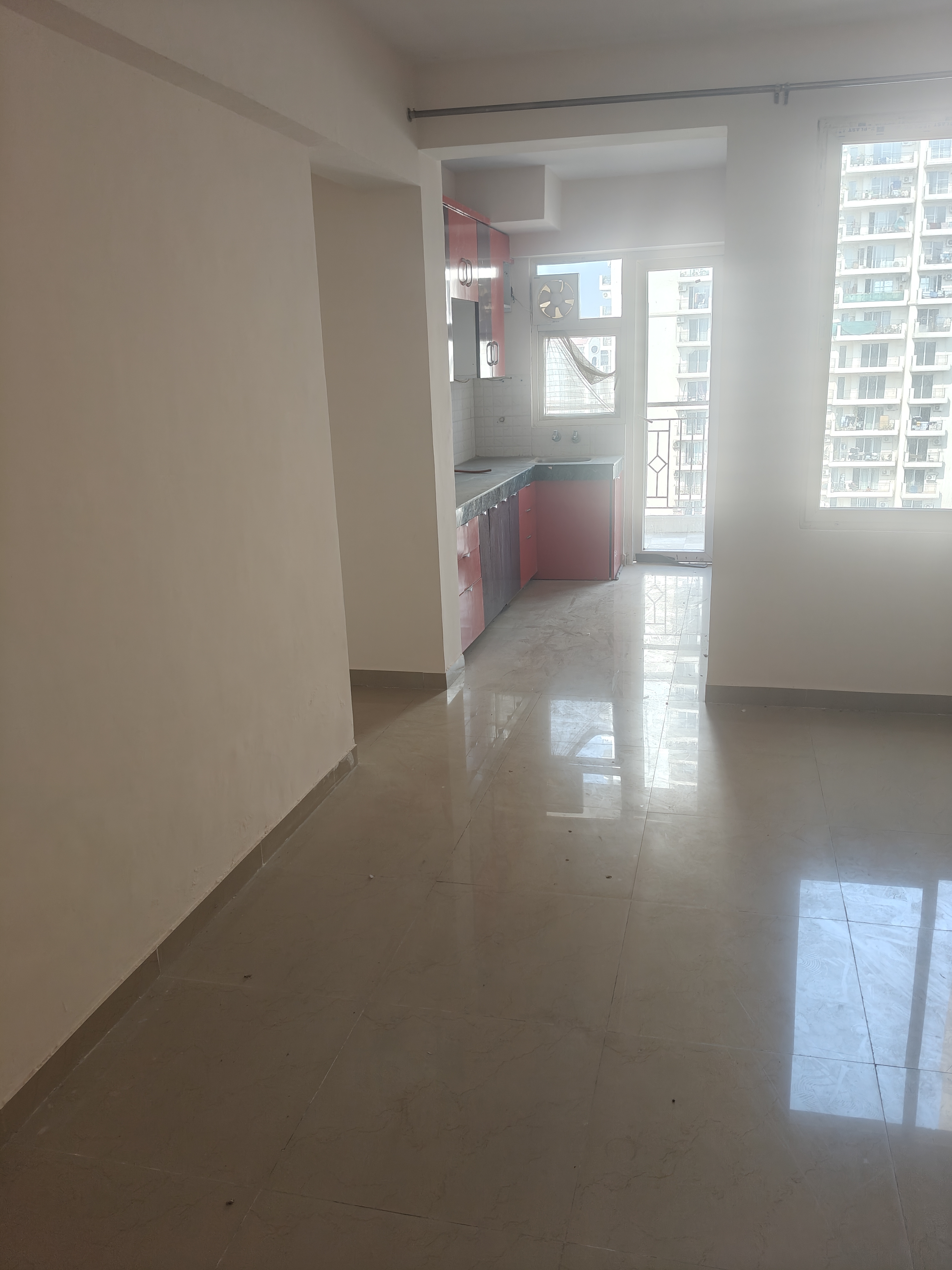 2 BHK + Pooja Room Apartment For Sale in Shree Vardhman Green Court