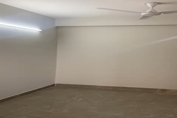 2 BHK + Extra Room,Basement 500 Sq.Ft. Apartment in Signature Global City 81