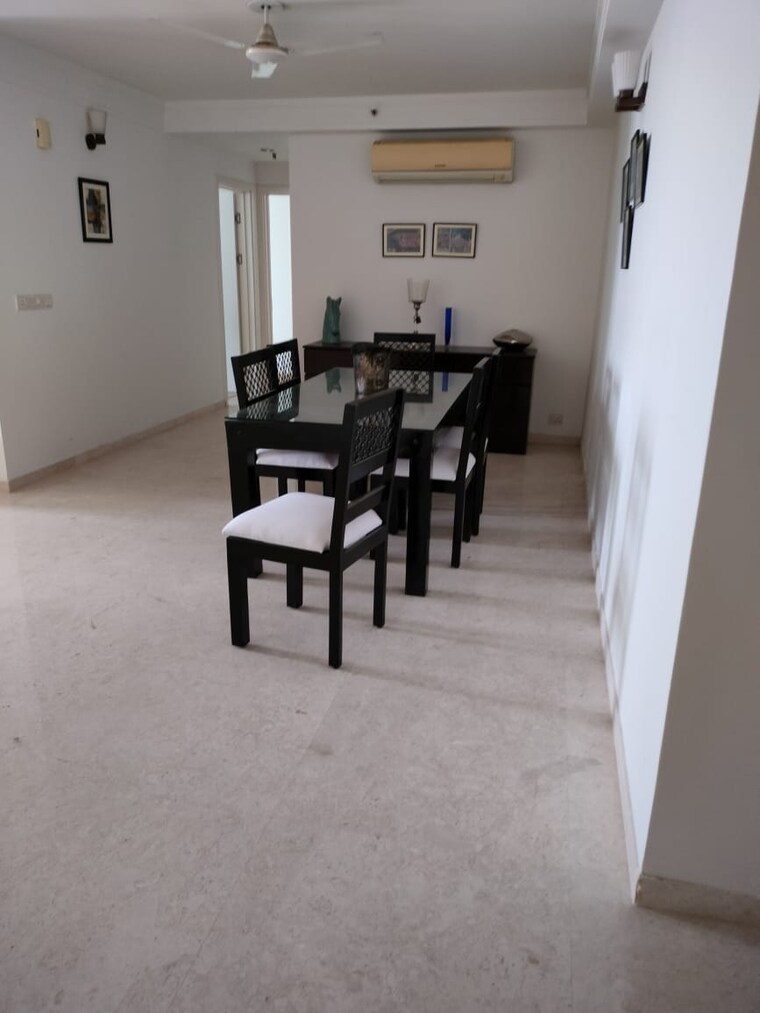 Room, haiderpur 3 Bedroom 2000 Sq.Ft. Apartment In Haiderpur Gurgaon 10015467