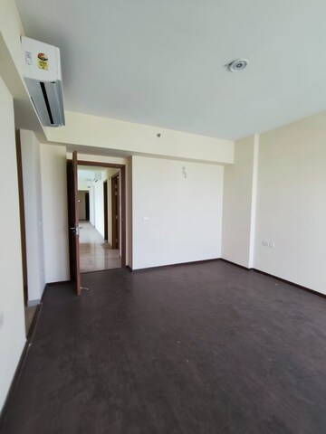 Room in 2 BHK Builder Floor at Gomti Nagar – for Rent