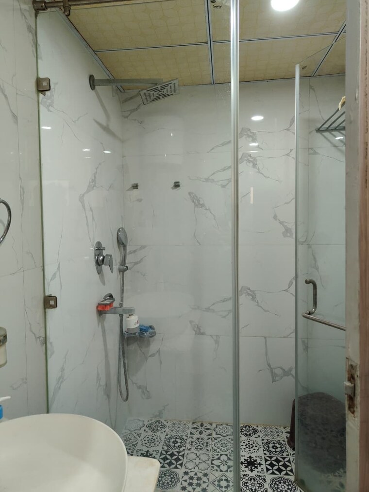 Bathroom, gaur-city-2-11th-avenue 3.5 Bedroom 1420 Sq.Ft. Apartment In Sector 16c Greater Noida Greater Noida 10015379