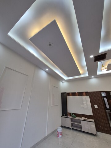 Furnished Amenities in 3 BHK Villa at Bhago Majra Road – for Sale