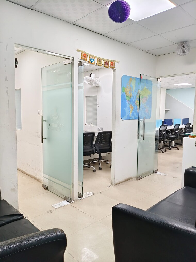 Team Area, sector 6 Commercial Office Space 1000 Sq.Ft. In Sector 6 Noida 10015374