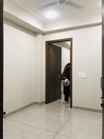 Room in 1.5 BHK Builder Floor at Sector 23a – for Rent