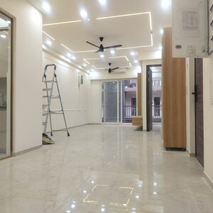 Room in 3 BHK Builder Floor at Smart World Orchard, Sector 61 – for Rent