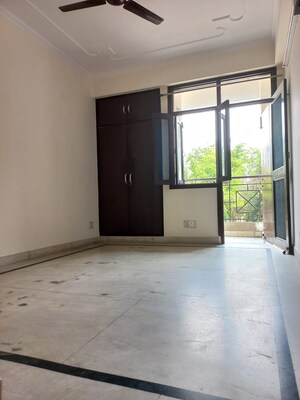 Room in 2 BHK Apartment at Sector 18 Dwarka – for Rent