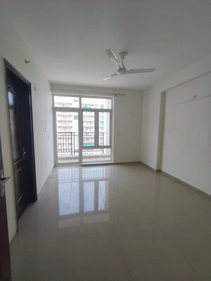 Room in 2 BHK Builder Floor at DLF Vibhuti Khand, Gomti Nagar – for Rent