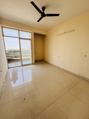 Room in 1 BHK Apartment at Mehak Jeevan, Raj Nagar Extension – for Rent