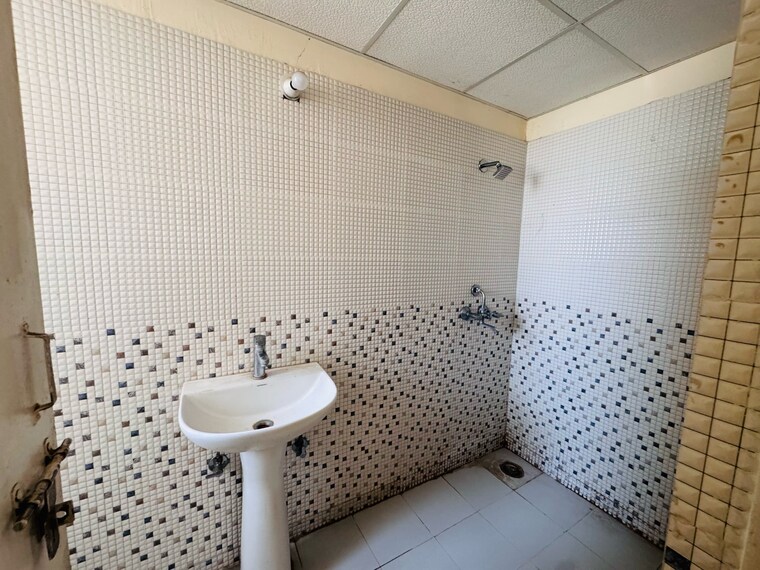 Bathroom, mehak-jeevan 1 Bedroom 637 Sq.Ft. Apartment In Raj Nagar Extension Ghaziabad 9999719