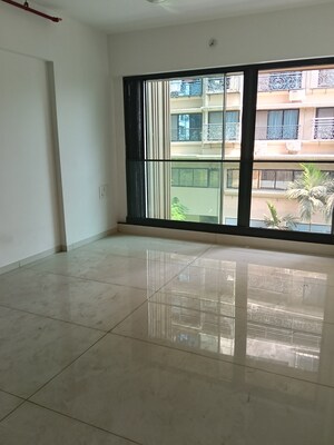 Room in 3 BHK Apartment at Santacruz West – for Sale