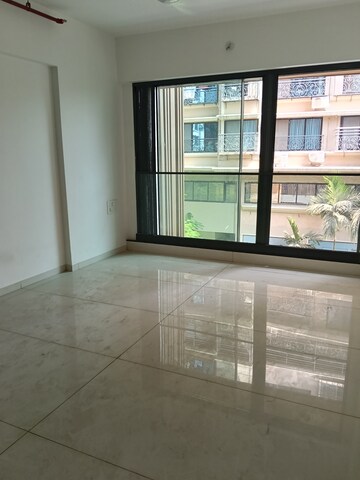 Room in 3 BHK Apartment at Santacruz West – for Sale
