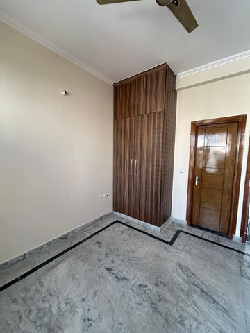 Room in 3 BHK Villa at Palam Vihar – for Rent