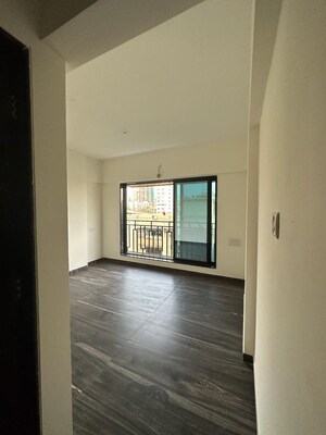 Room in 2 BHK Apartment at Aspen Park, Goregaon East – for Rent