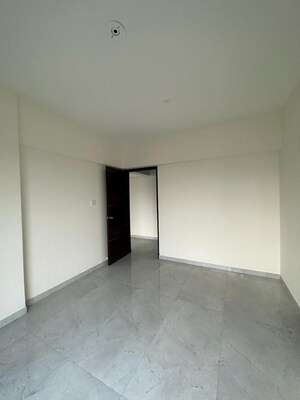 Room in 2 BHK Apartment at Aspen Park, Goregaon East – for Rent