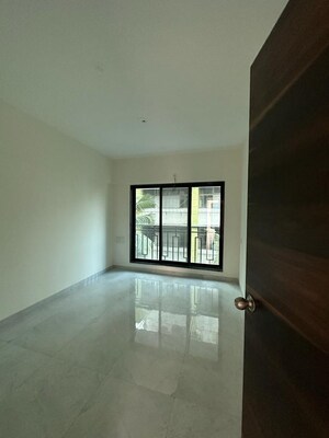 Room in 2 BHK Apartment at Aspen Park, Goregaon East – for Rent