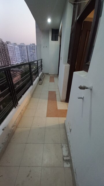 Balcony in 3 BHK Apartment at Pir Machalla – for Rent