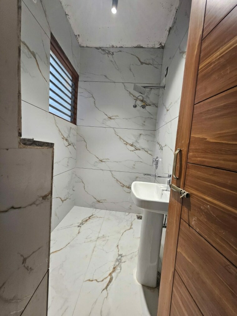 Bathroom, sector 125 4 Bedroom 150 Sq.Yd. Independent House In Sector 125 Mohali 10015827