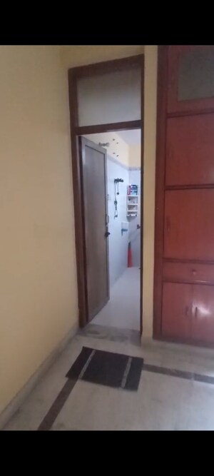 Building Lobby in 2 BHK Villa at RWA Apartments Sector 50, Sector 50 – for Rent