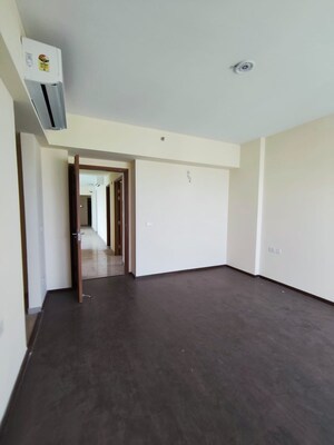 Room in 3 BHK Builder Floor at DLF Vibhuti Khand, Gomti Nagar – for Rent