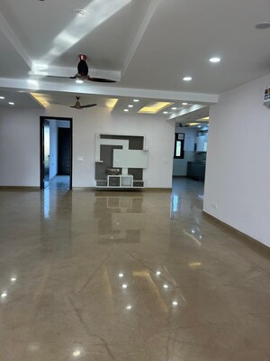 Room in 3 BHK Builder Floor at Sector 23 – for Rent