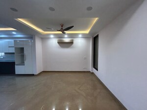 Room in 3 BHK Builder Floor at Sector 23 – for Rent