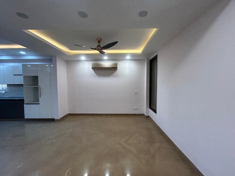 Room, sector 23 3 Bedroom 1800 Sq.Ft. Builder Floor In Sector 23 Gurgaon 10016082