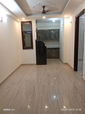 Room in 2 BHK Builder Floor at Maidan Garhi – for Rent