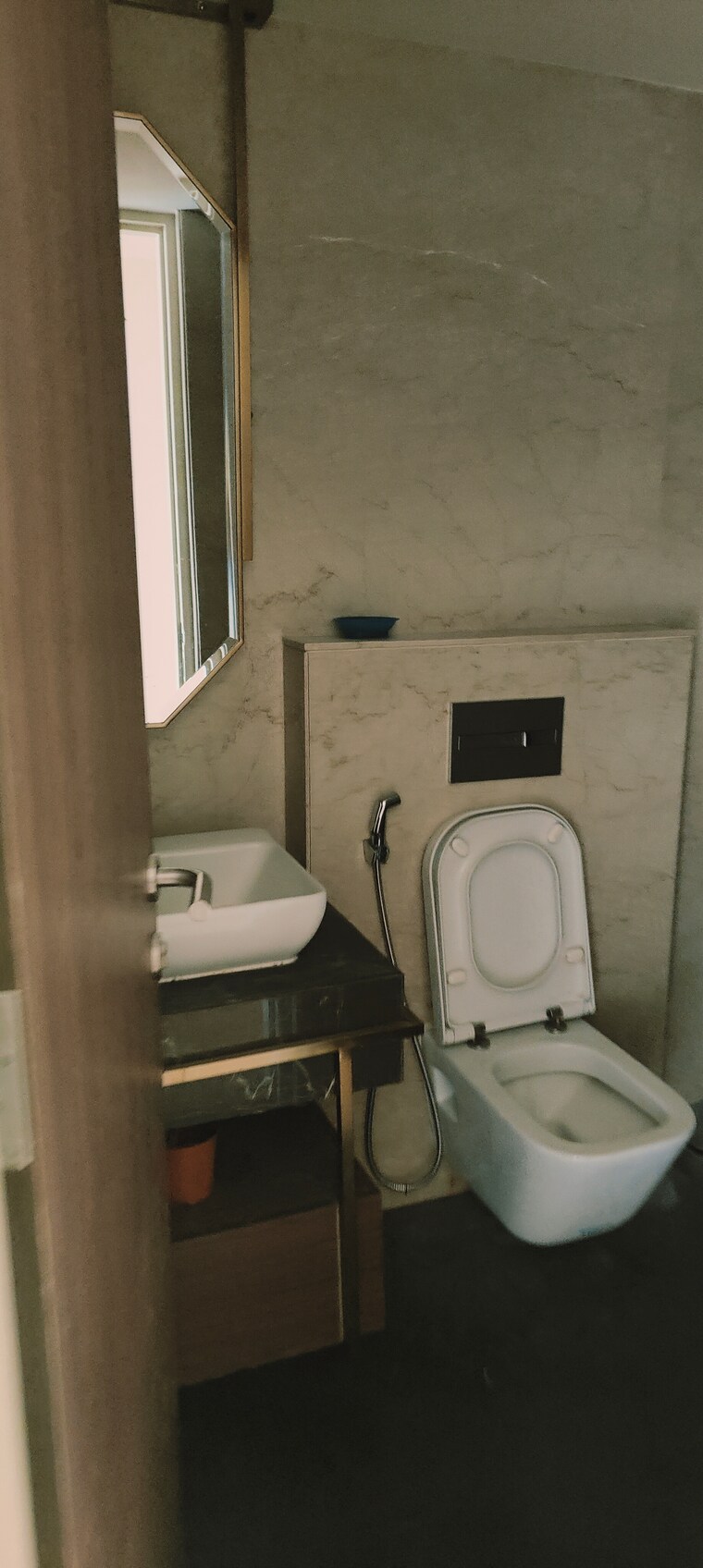 Bathroom, lodha-sterling 3 Bedroom 1000 Sq.Ft. Apartment In Kolshet Road Thane 10016255