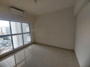 Room in 3 BHK Apartment at LnT Veridian, Powai – for Rent