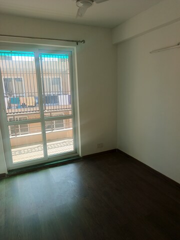 Room in 4 BHK Villa at Bptp Park Floors I, Sector 77 – for Rent