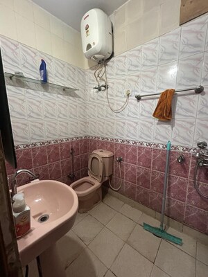 Bathroom in 2.5 BHK Villa at Sector 22b – for Rent