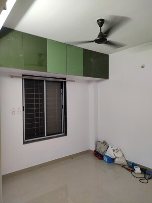 Room in 1 BHK Apartment at Goregaon West – for Rent