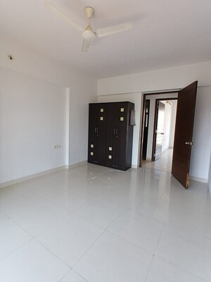 Room in 3 BHK Apartment at Marvel Citrine, Kharadi – for Rent