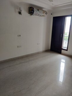 4 BHK + Servant Room Builder Floor For Sale in Kailash Colony
