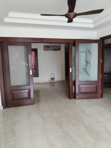Room in 4 BHK Builder Floor at Kailash Colony – for Sale