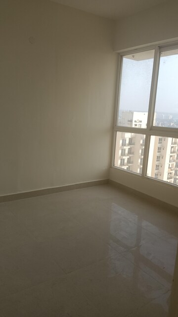 Room in 2 BHK Apartment at Signature Global City 63A, Sector 63a – for Sale