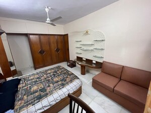 Bedroom in 1 BHK Apartment at Bandra West – for Rent