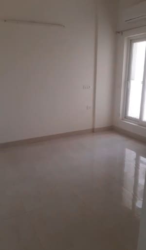 Room in 3 BHK Apartment at Shree Vardhman Victoria, Sector 70 – for Rent