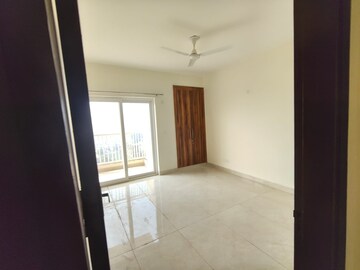 Room in 2.5 BHK Apartment at Silverglades The Melia, Sohna Sector 35 – for Rent