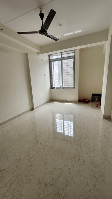 Room in 2 BHK Apartment at Hiranandani Highland, Powai – for Rent