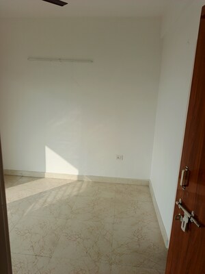 Room in 4 BHK Independent House at BPTP Parkland Pride, Sector 77 – for Rent