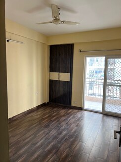 2 BHK Apartment For Rent in Ajnara Le Garden