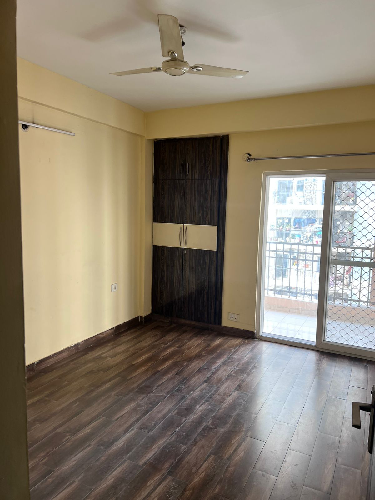 2 BHK Apartment For Rent in Ajnara Le Garden
