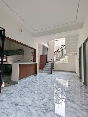 Room in 3 BHK Independent House at Pottore – for Sale