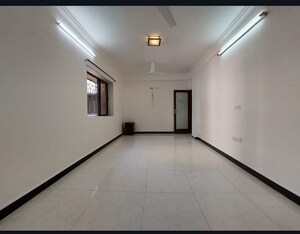 Room in 1 BHK Apartment at Bandra West – for Rent