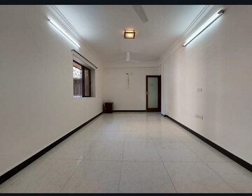 Room in 1 BHK Apartment at Bandra West – for Rent