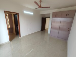 Room in 2 BHK Apartment at Ansal Sushant Golf city, Sushant Golf City – for Rent